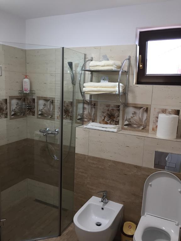 בוקרשט Romexpo Apartment Luxury - Aproape De Centru Si Parc Herastrau! מראה חיצוני תמונה