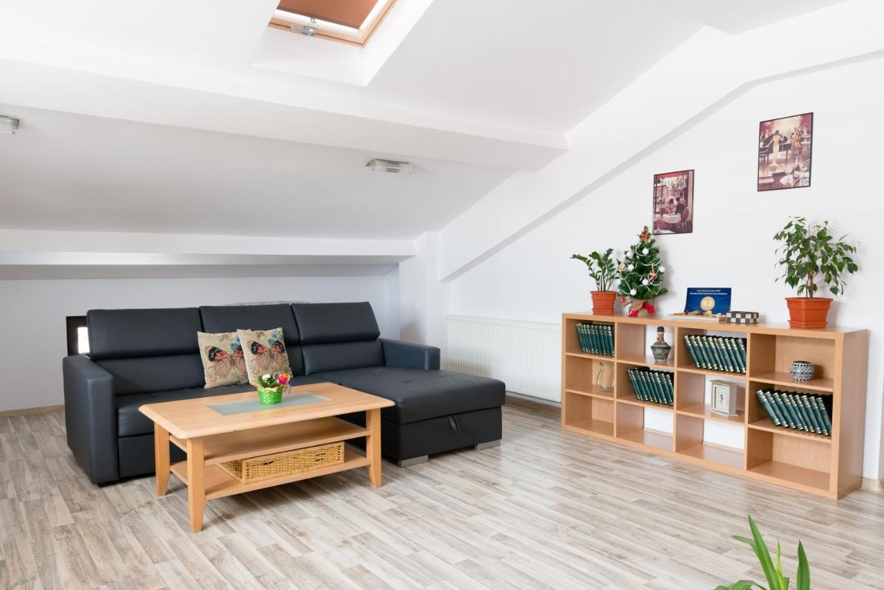 בוקרשט Romexpo Apartment Luxury - Aproape De Centru Si Parc Herastrau! מראה חיצוני תמונה