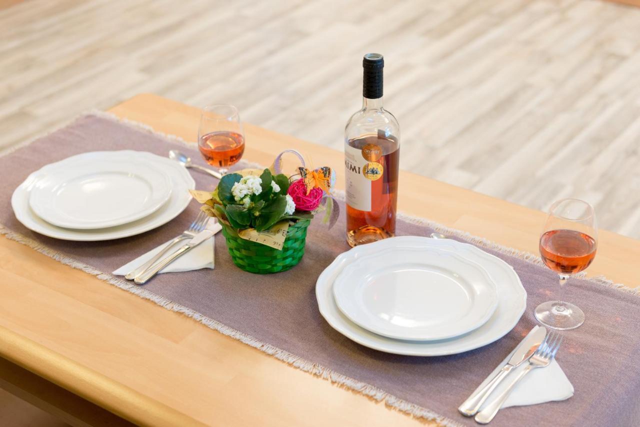בוקרשט Romexpo Apartment Luxury - Aproape De Centru Si Parc Herastrau! מראה חיצוני תמונה